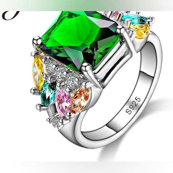 Green Emerald Cut & Multi-Coloured Stones - Picture 2 of 7